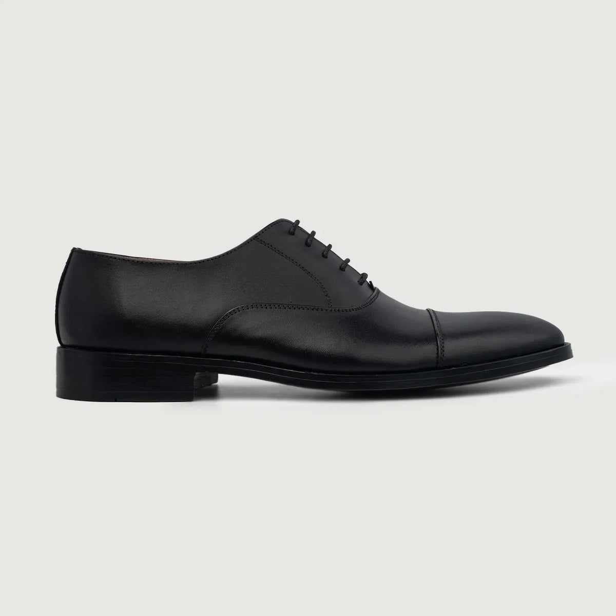 Black Full-Grain leather Shoes - Goodyear Welt Construction & Front Toe Box Detail