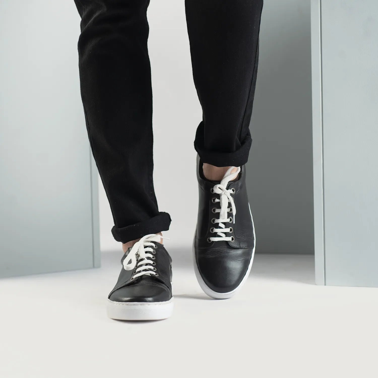 Orlaven Carter Runn Black Leather Sneakers footwear image 8