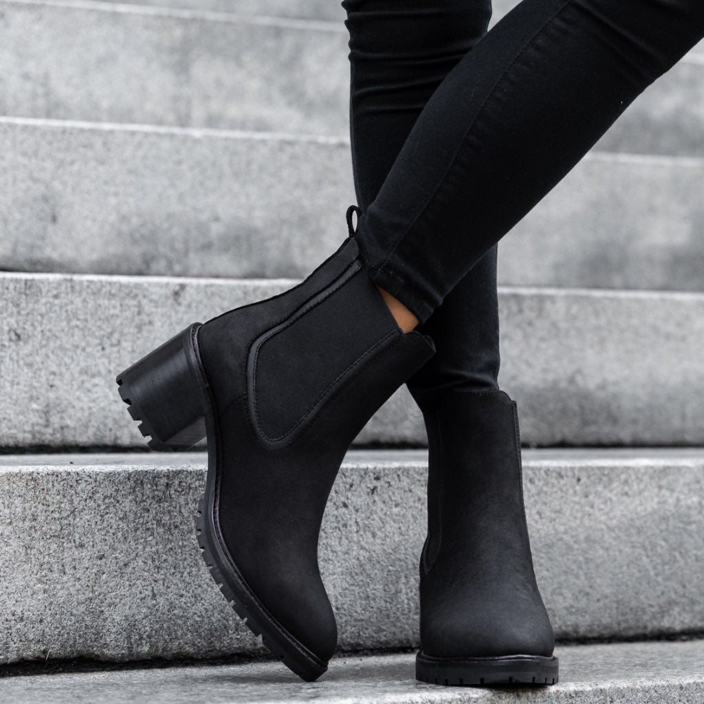 Orlaven Knockout | Black Matte footwear image 6
