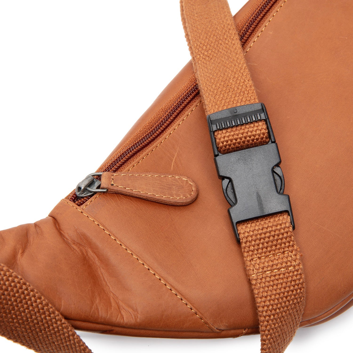 Cognac Leather Belt Bag Vernio, detail view 1