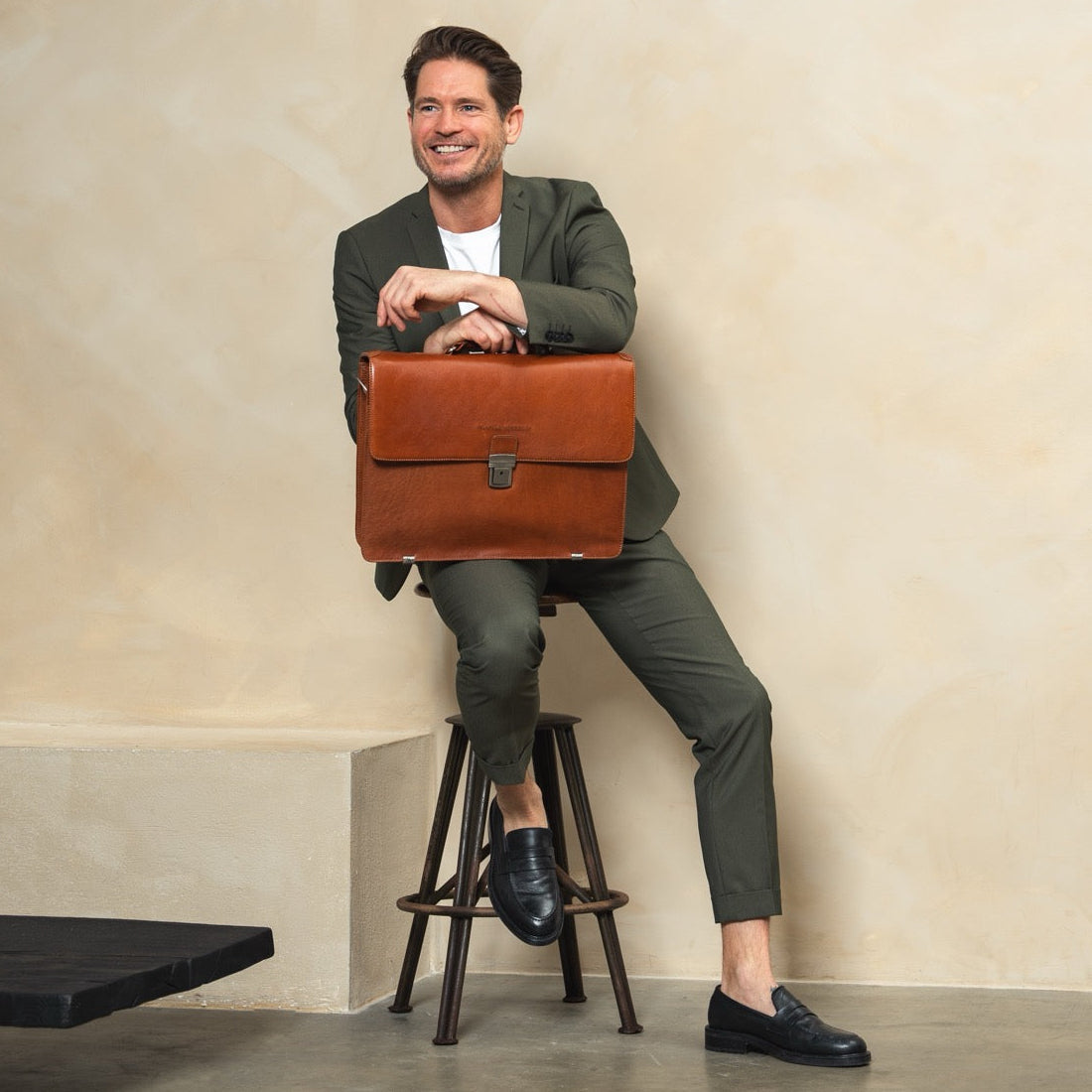 Cognac Leather Briefcase Salvatore, product view 3