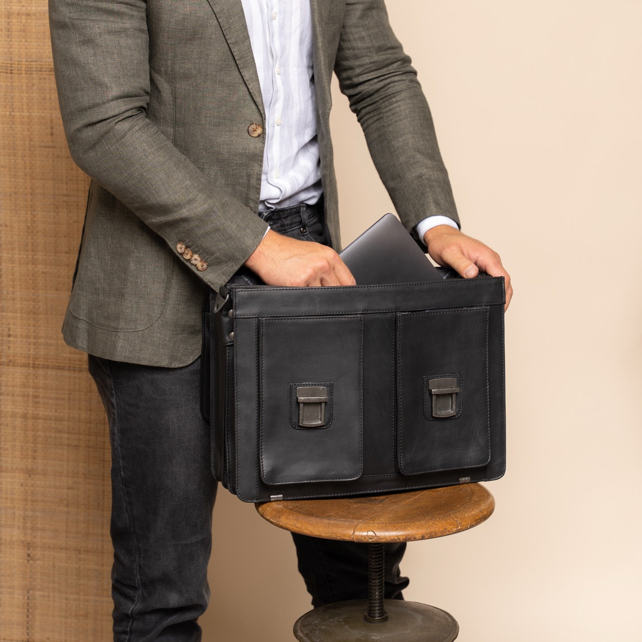 Black Leather Briefcase Springfield, product view 3