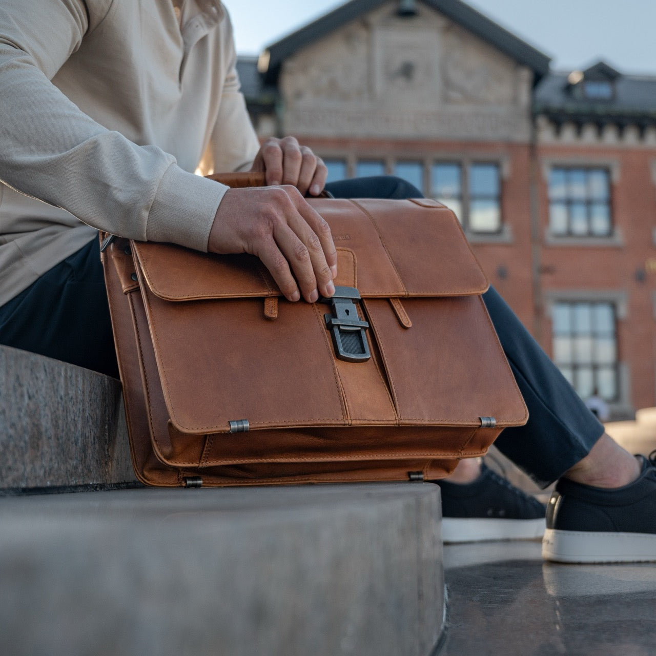 Cognac Leather Briefcase Stuttgart, product view 2