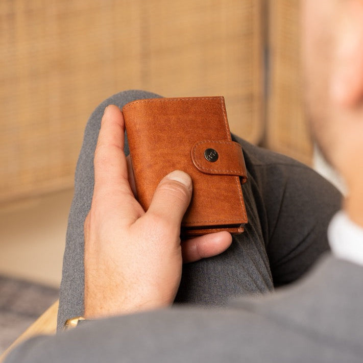 Cognac Leather Card Holder Barrea, product view 2