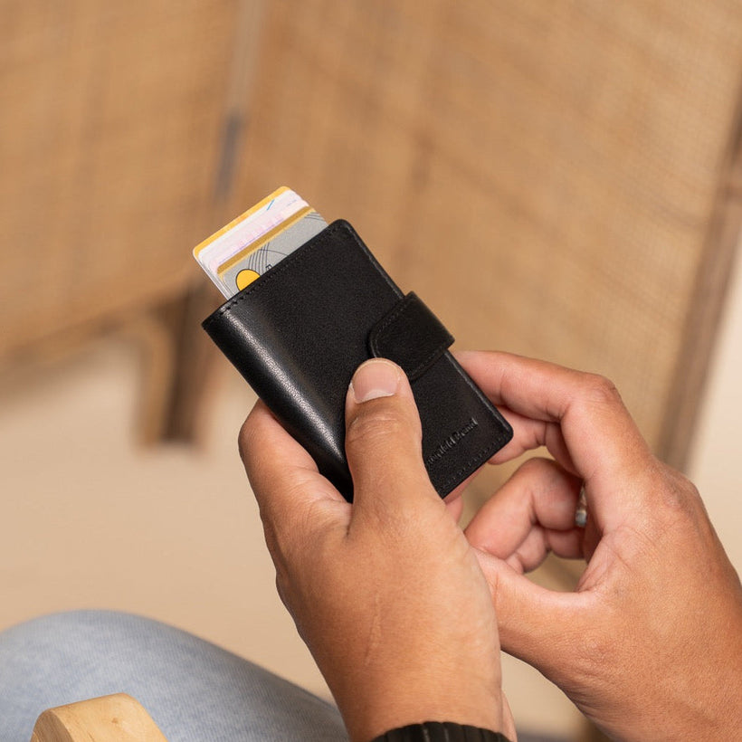 Black Leather Card Holder Hannover, front view