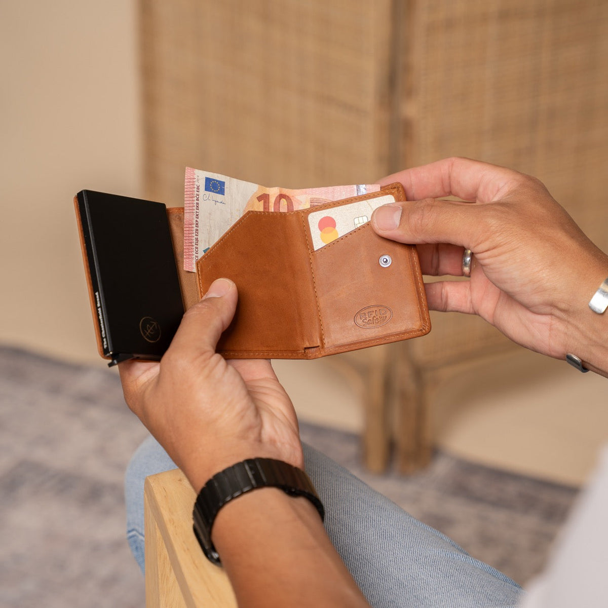 Palma Full-Grain Leather Card Holder – alternate product view 3