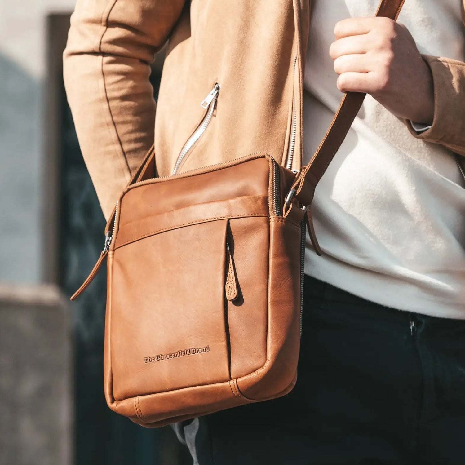 Cognac Leather Crossbody Bag Alva, product view 2