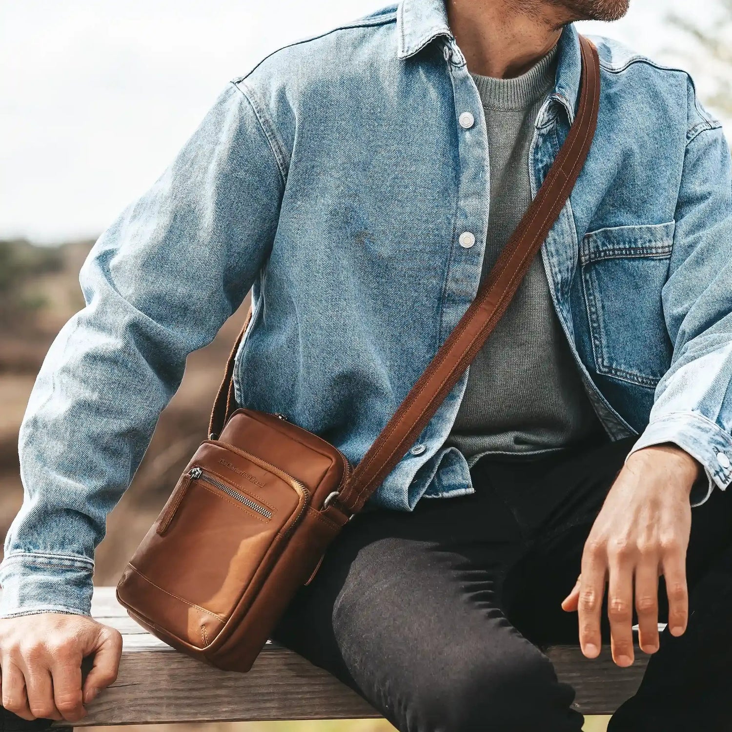 Cognac Leather Crossbody Bag Birmingham, product view 3