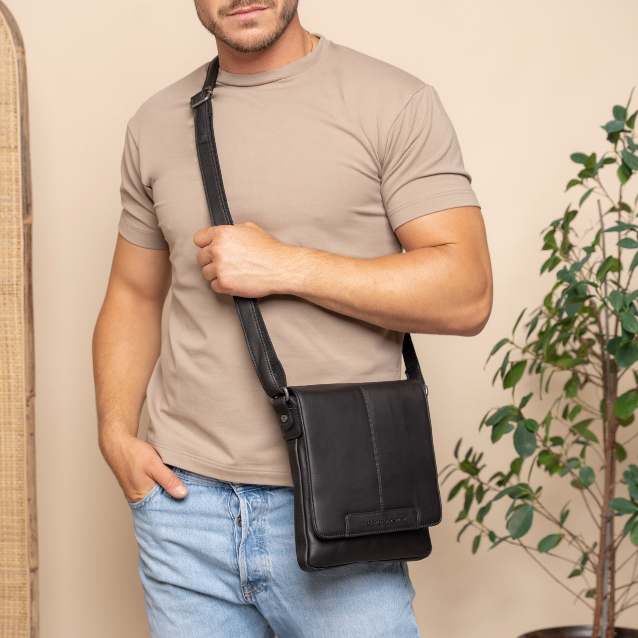 Black Leather Crossbody Bag Bodin, product view 3