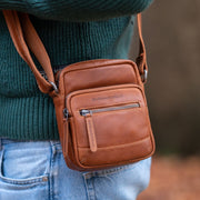 Cognac Leather Crossbody Bag Bremen, product view 2