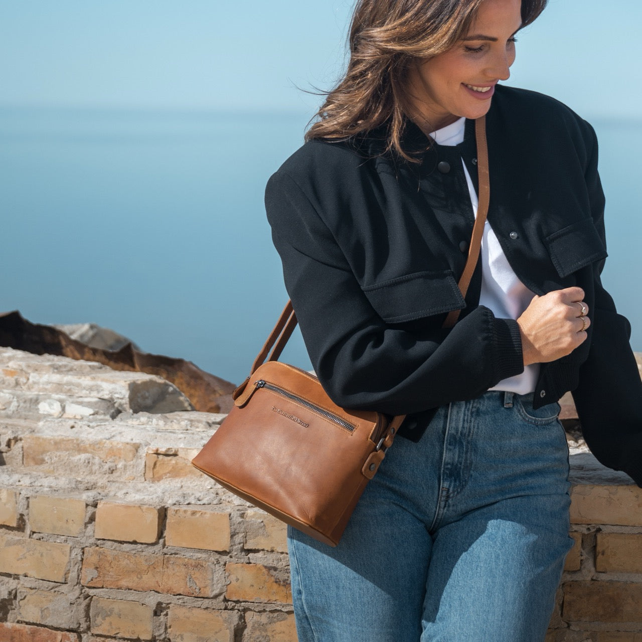 Cognac Leather Crossbody Bag Nebraska, detail view 1