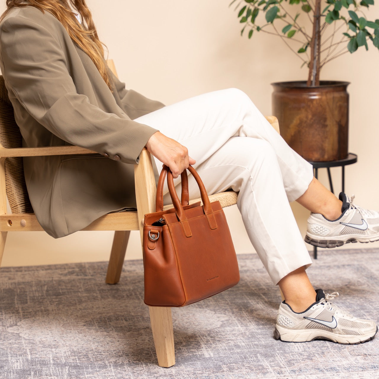 Cognac Leather Handbag Garda, product view 3