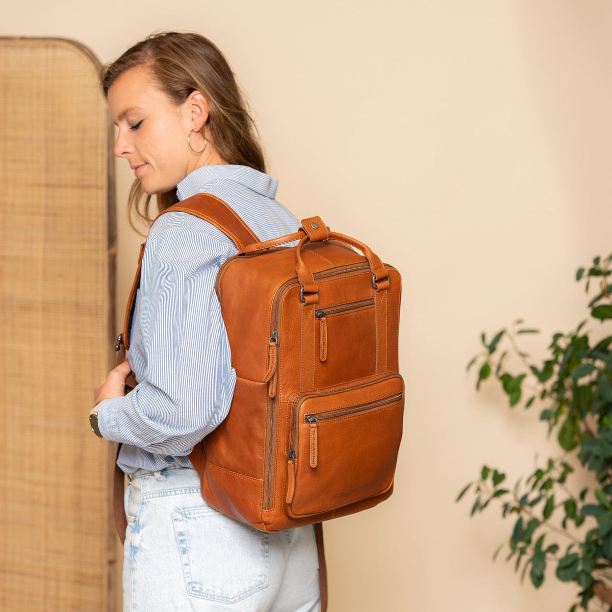 Calden Full-Grain Leather Laptop Backpack – alternate product view 3