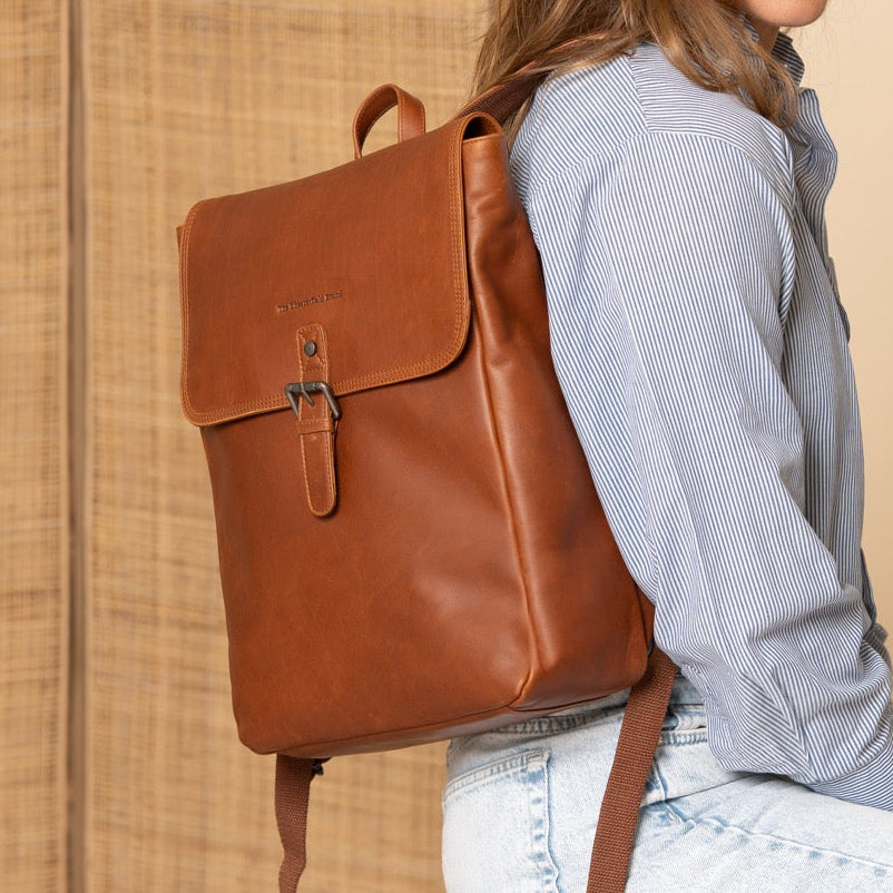 Cognac Leather Laptop Backpack Farrow, product view 2