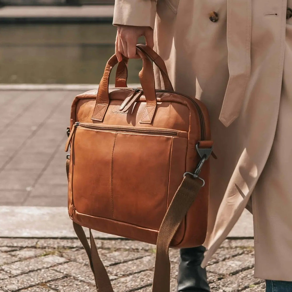 Calvi Full-Grain Leather Laptop Bag – alternate product view 2