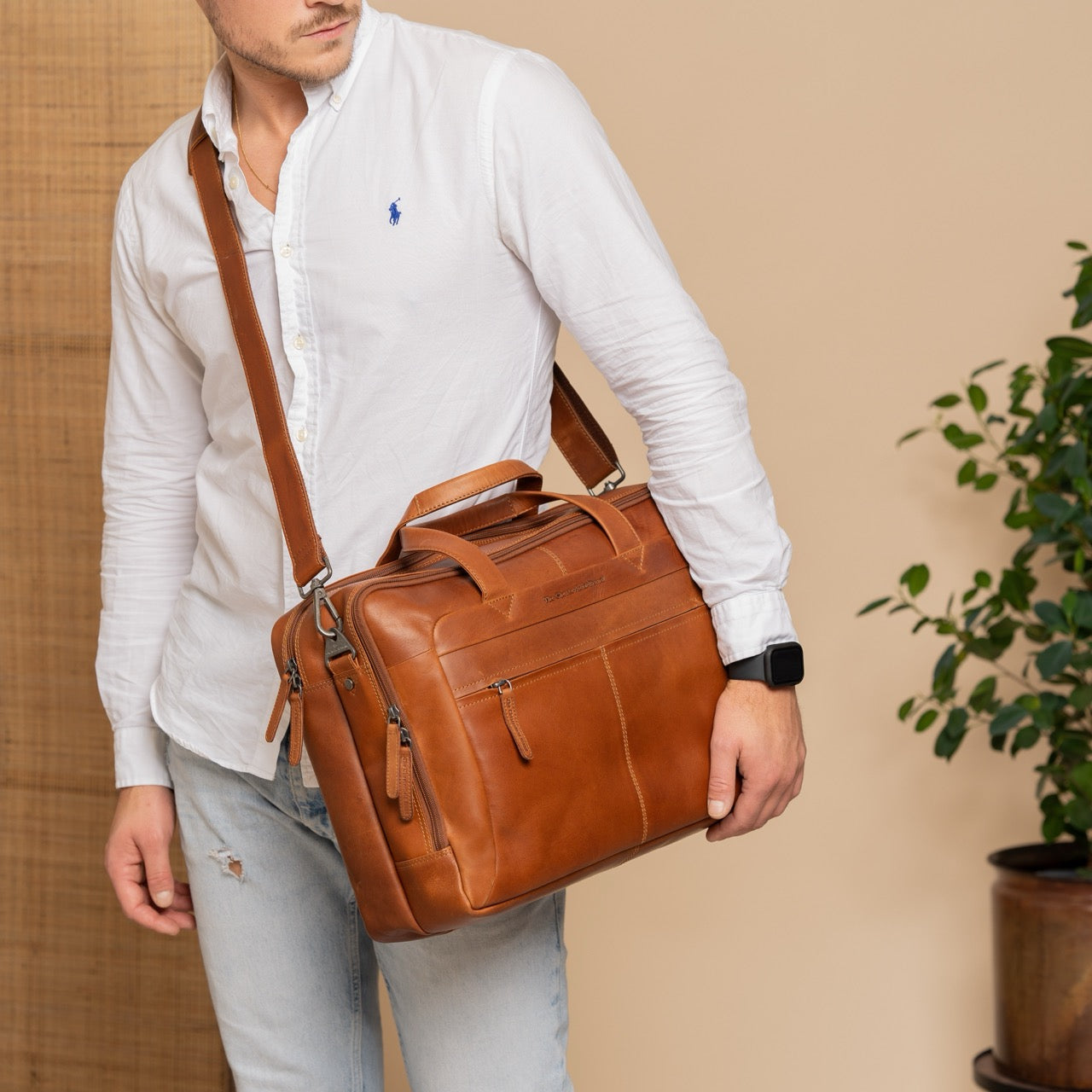 Cognac Leather Laptop Bag Ryan, product view 3