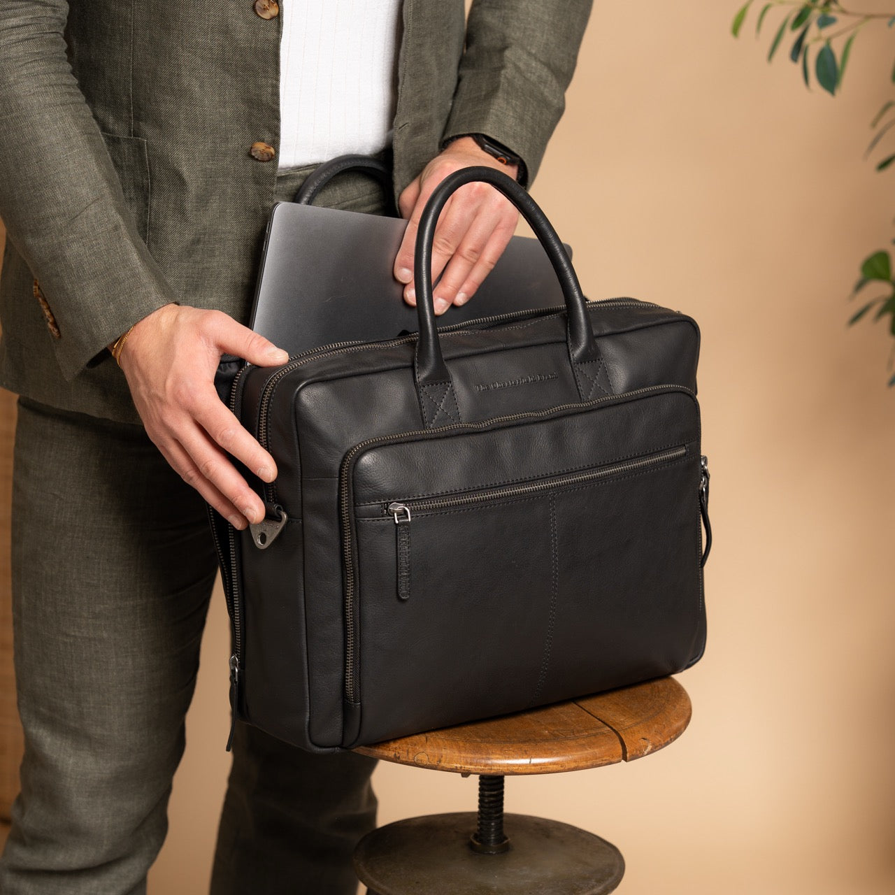Black Leather Laptop Bag Tacama, product view 3