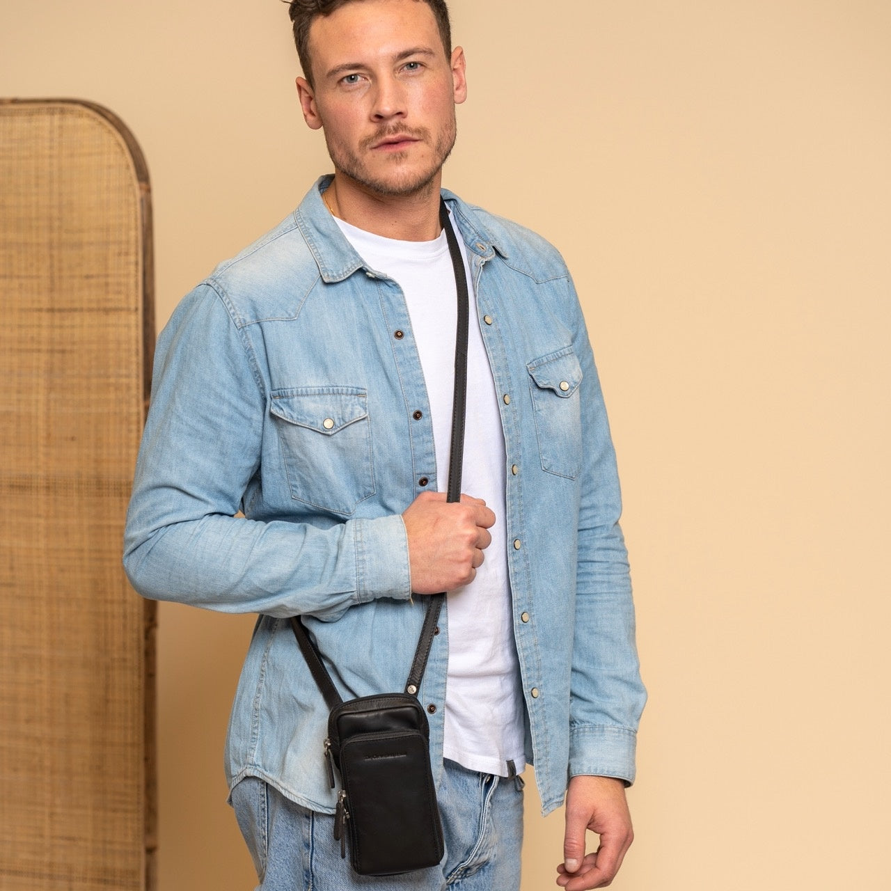 Black Leather Phone Bag Valdes, product view 3