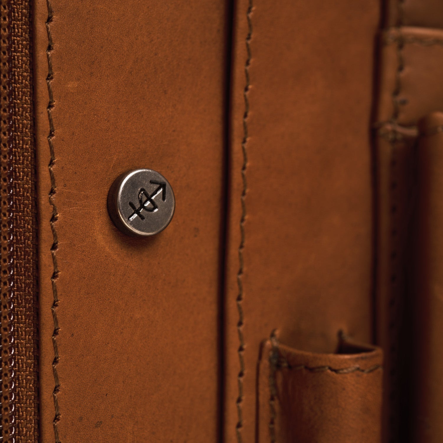 Cognac Leather Portfolio Barnet, detail view 4