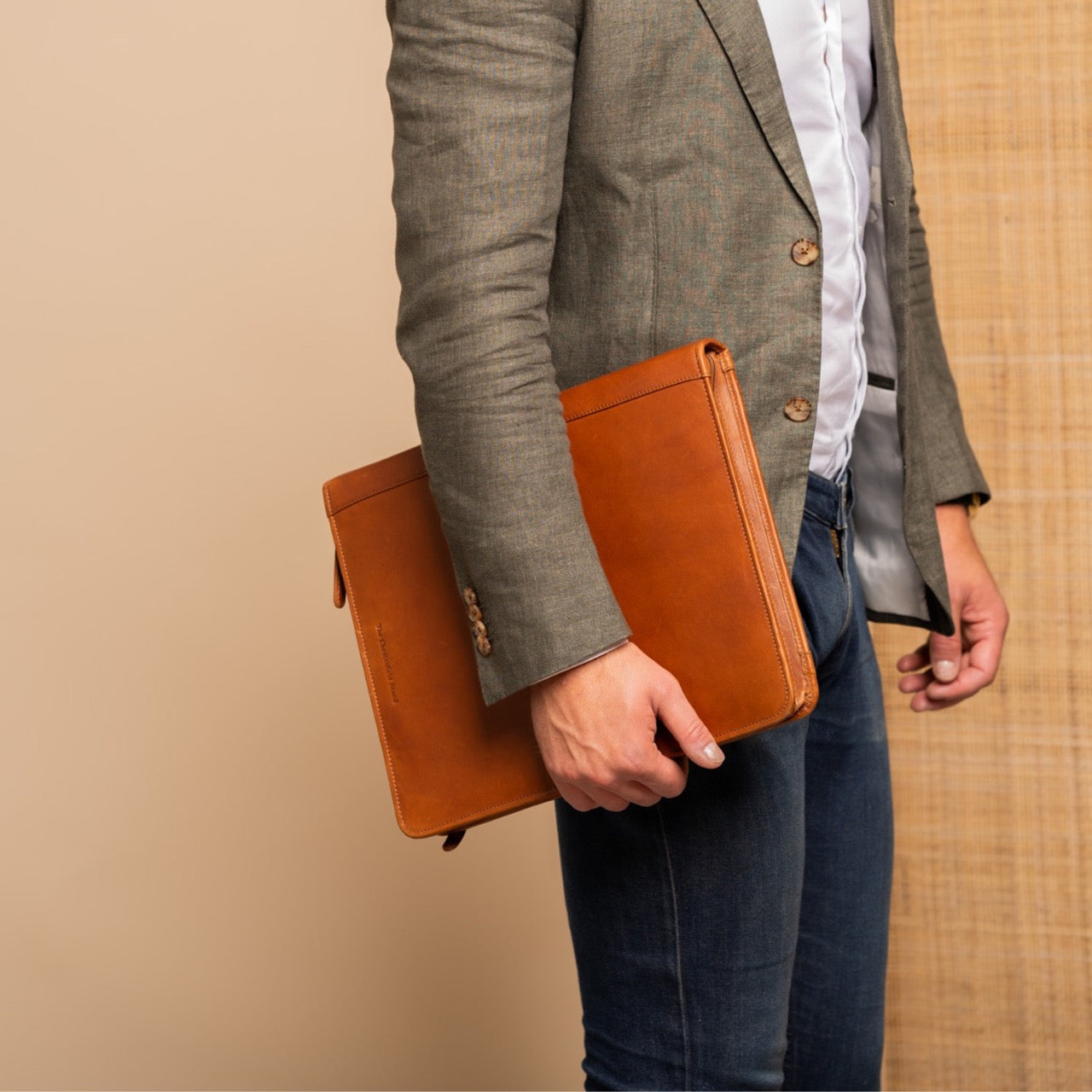 Cognac Leather Portfolio Moreton, product view 2