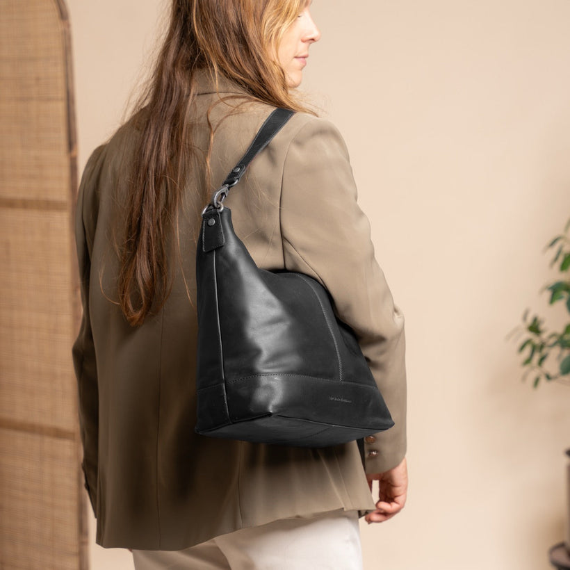 Black Leather Shoulder Bag Amelia, front view