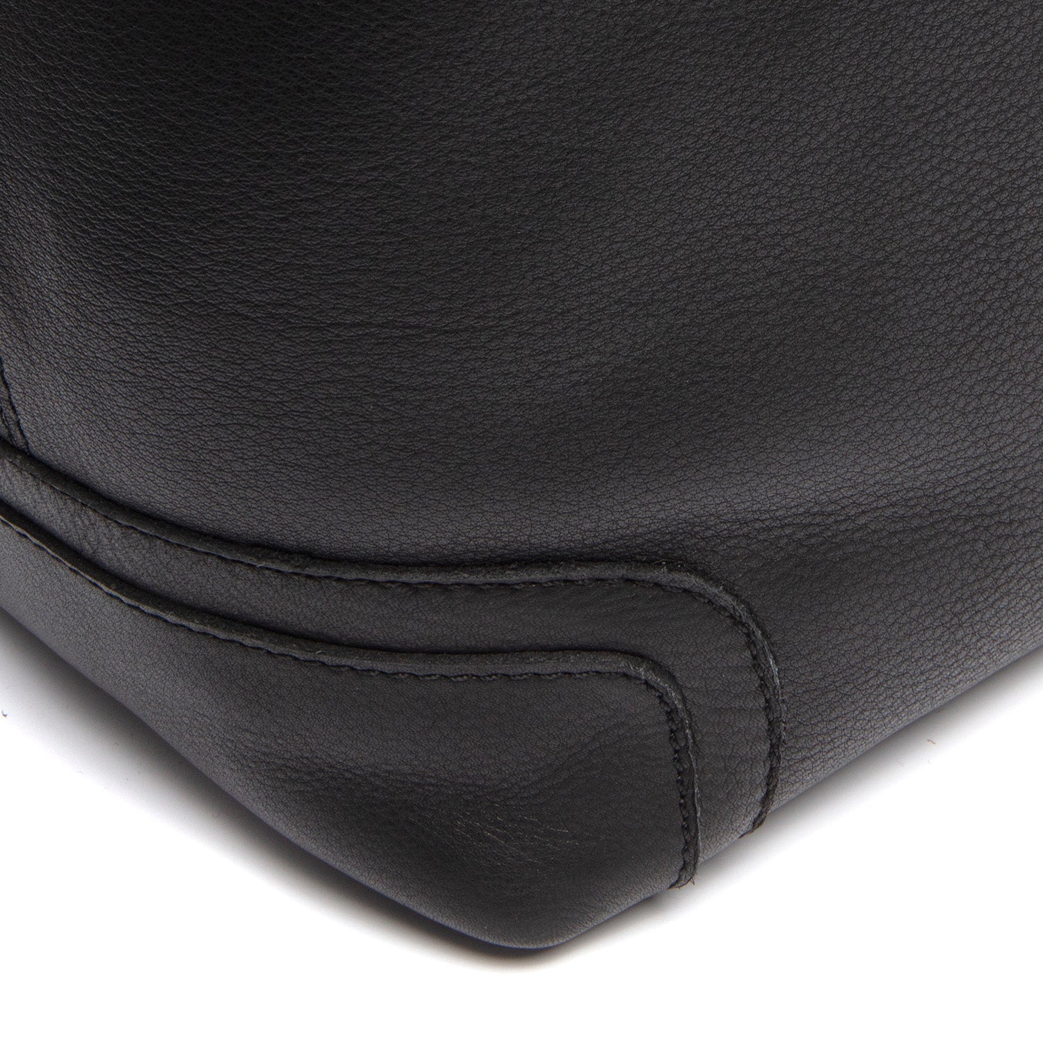 Black Leather Shoulder Bag Astero, detail view 1