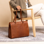 Cognac Leather Shoulder Bag Fidenza, product view 3
