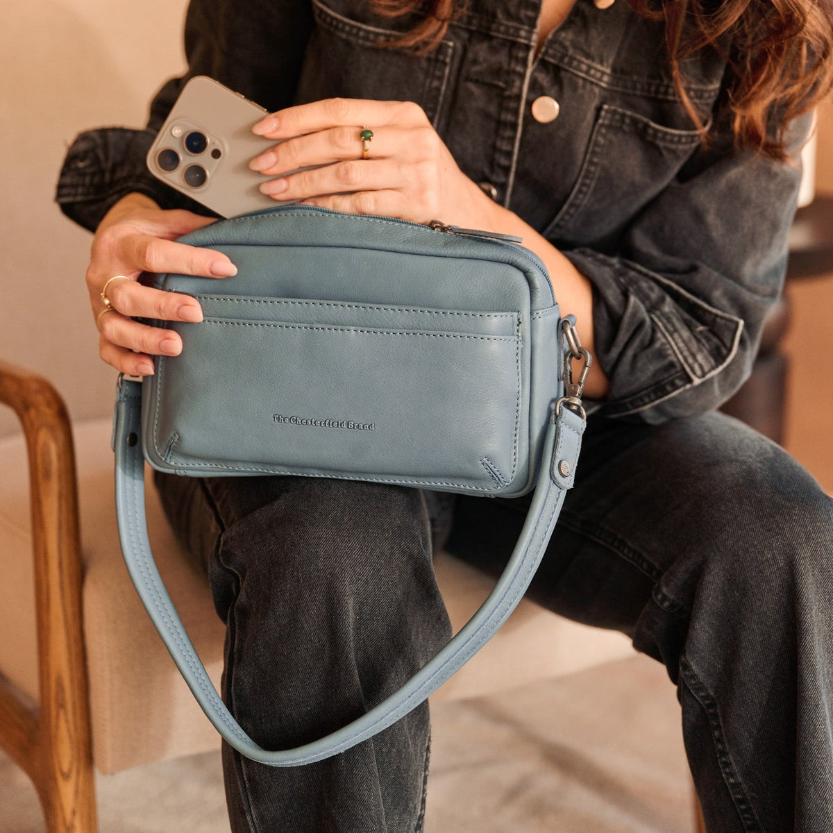 Liora Full-Grain Leather Shoulder Bag – alternate product view 3