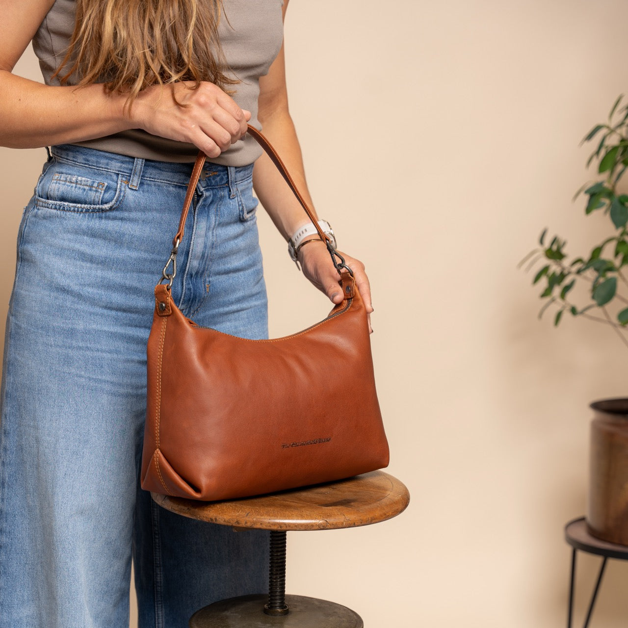 Cognac Leather Shoulder Bag Skara, product view 3