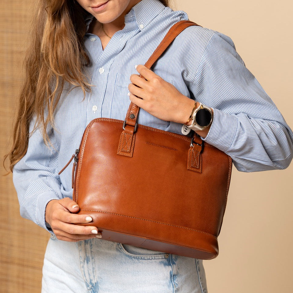 Cognac Leather Shoulder Bag Viamonte, product view 2