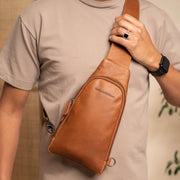 Cognac Leather Sling Bag Bowey, product view 3