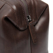 Brown Leather Toiletry Bag Biassa, detail view 4