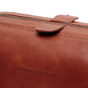 Cognac Leather Toiletry Bag Biassa, detail view 5