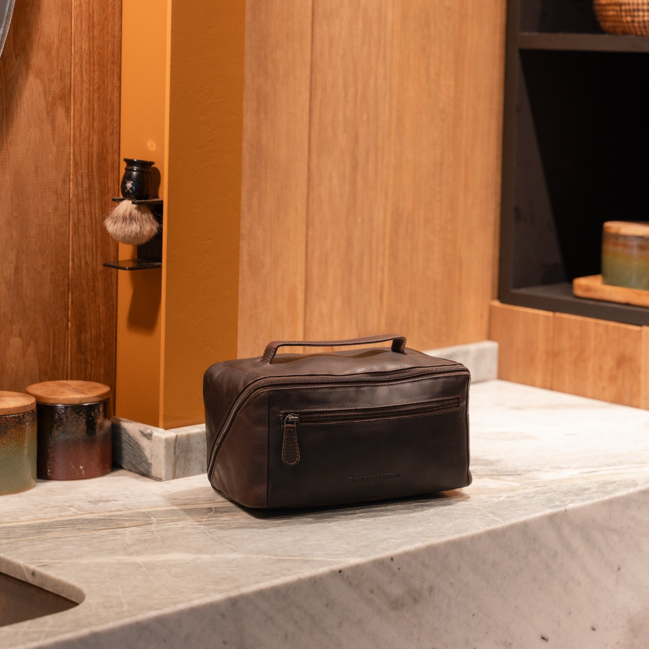 Brown Leather Toiletry Bag Elmia, product view 3