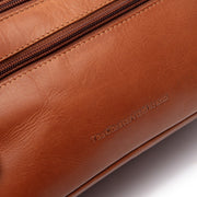 Cognac Leather Toiletry Bag Elmia, detail view 4