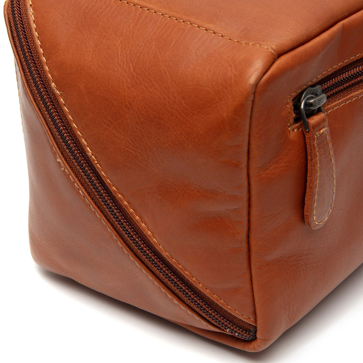 Cognac Leather Toiletry Bag Elmia, detail view 5
