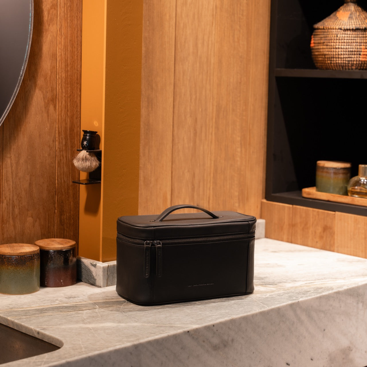 Black Leather Toiletry Bag Limone, product view 2