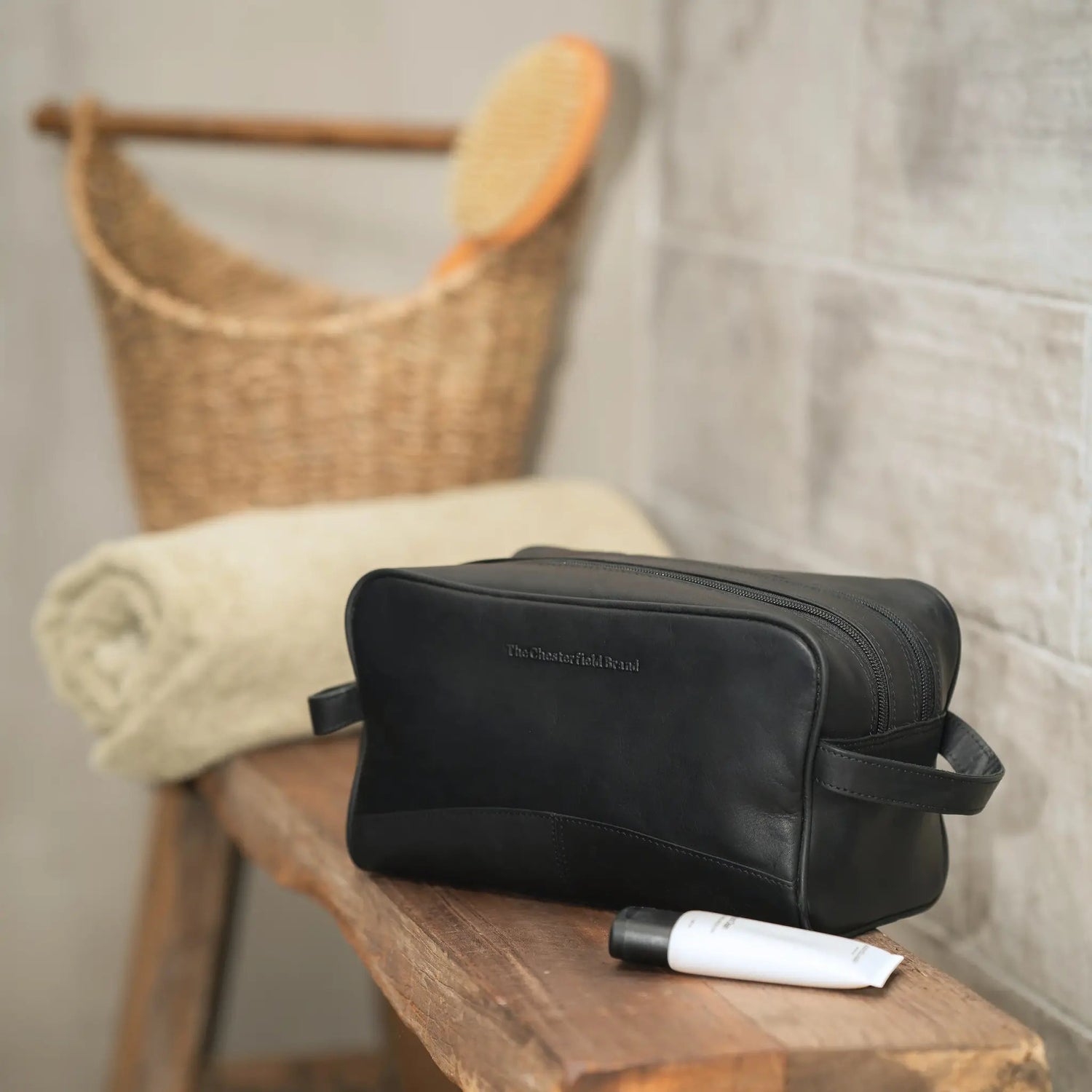 Black Leather Toiletry Bag Stacey, product view 3