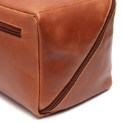 Cognac Leather Toiletry Bag Trevia, detail view 4