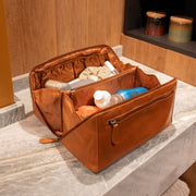 Cognac Leather Toiletry Bag Trevia, product view 3