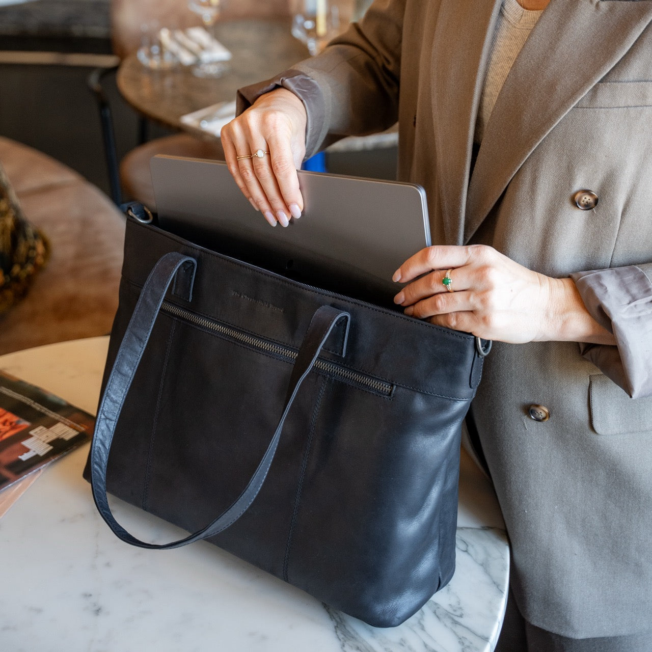 Black Leather Tote Bag Osira, detail view 1