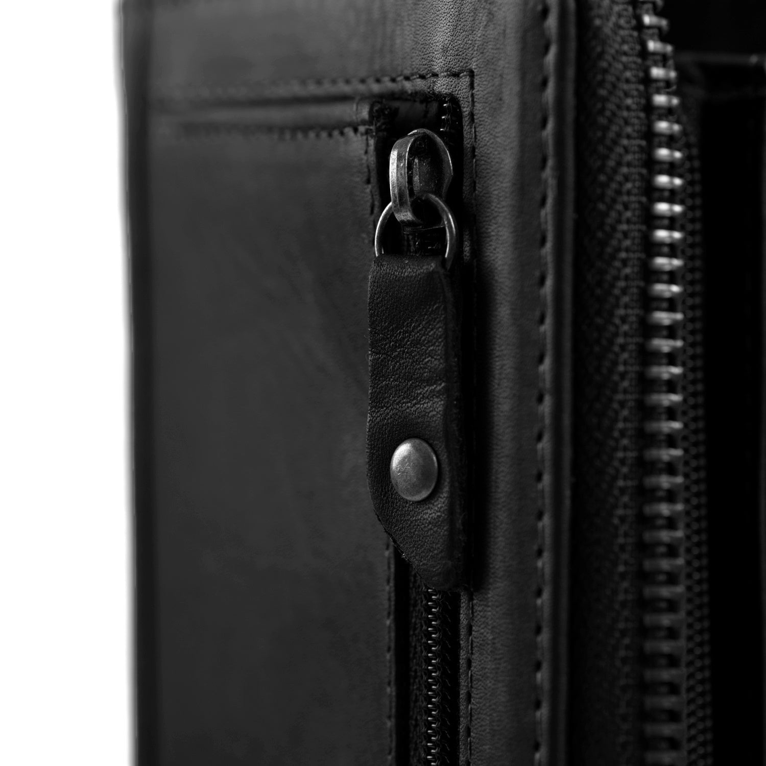 Black Leather Wallet Nova, detail view 1