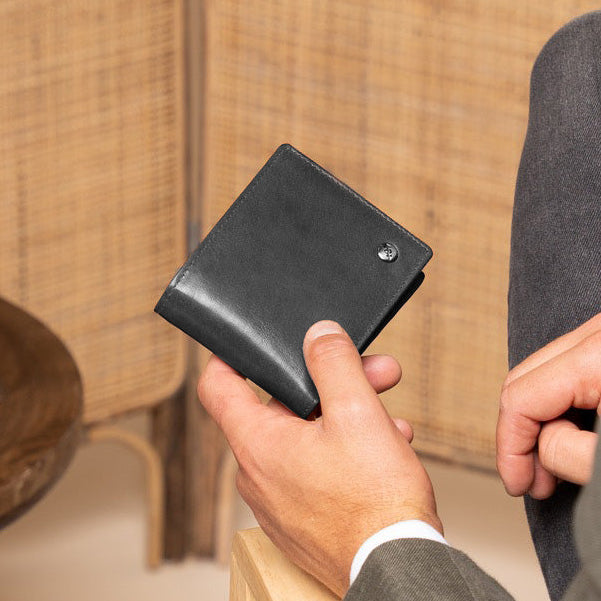 Black Leather Wallet Positano, front view