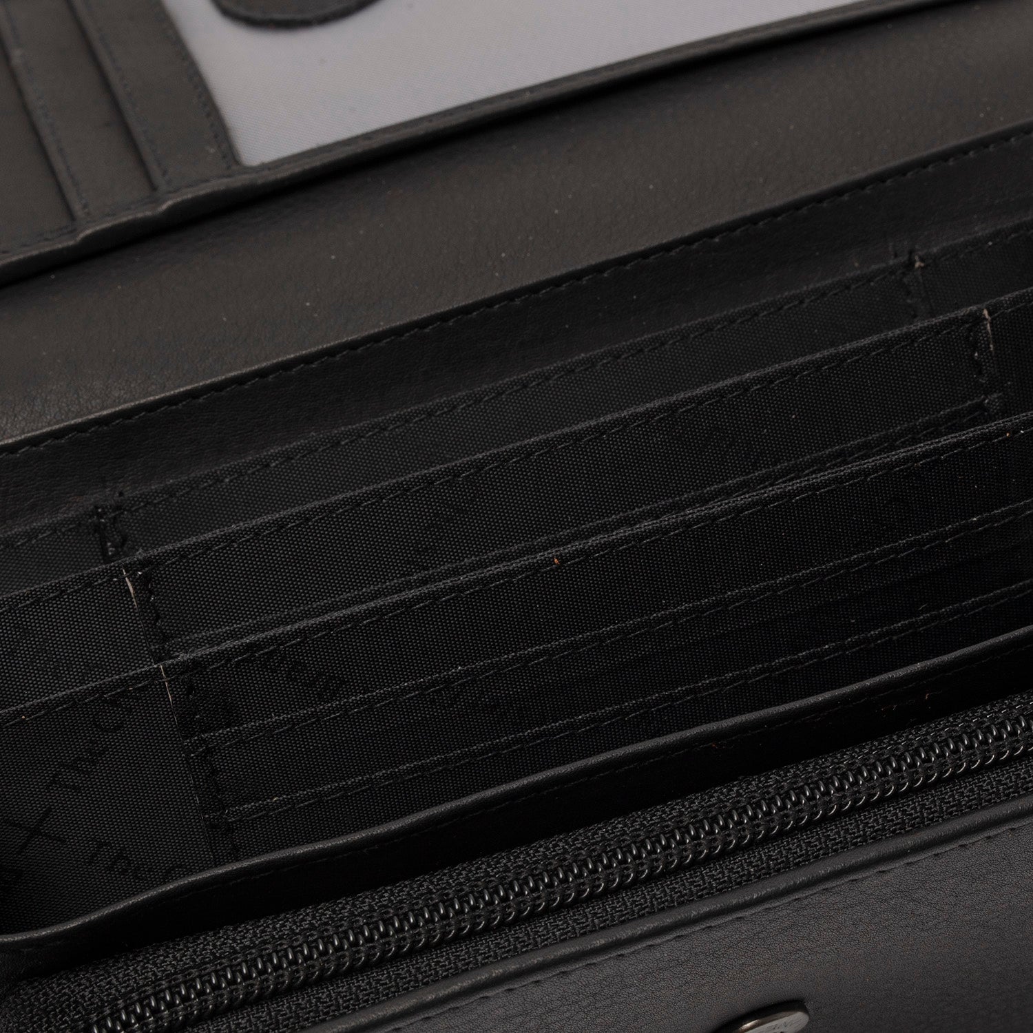 Black Leather Wallet Valetta, detail view 1