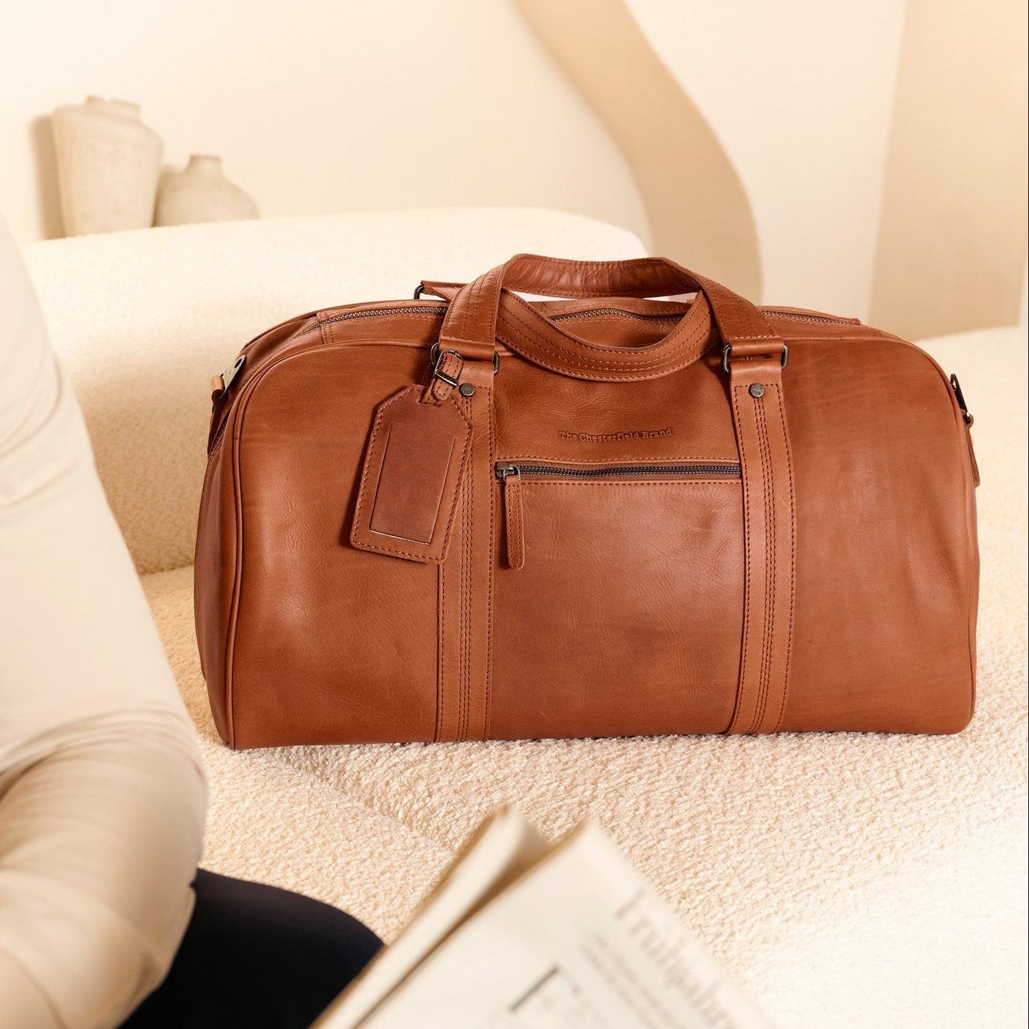 Cognac Leather Weekender Bag Rivaro, product view 3