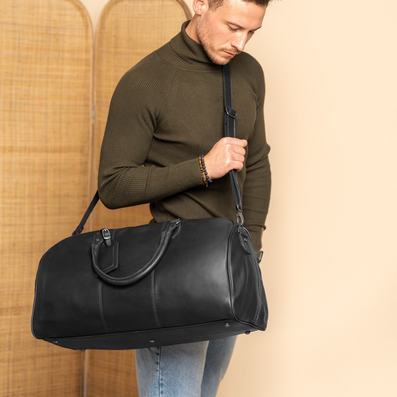 Black Leather Weekender Bag William, product view 3