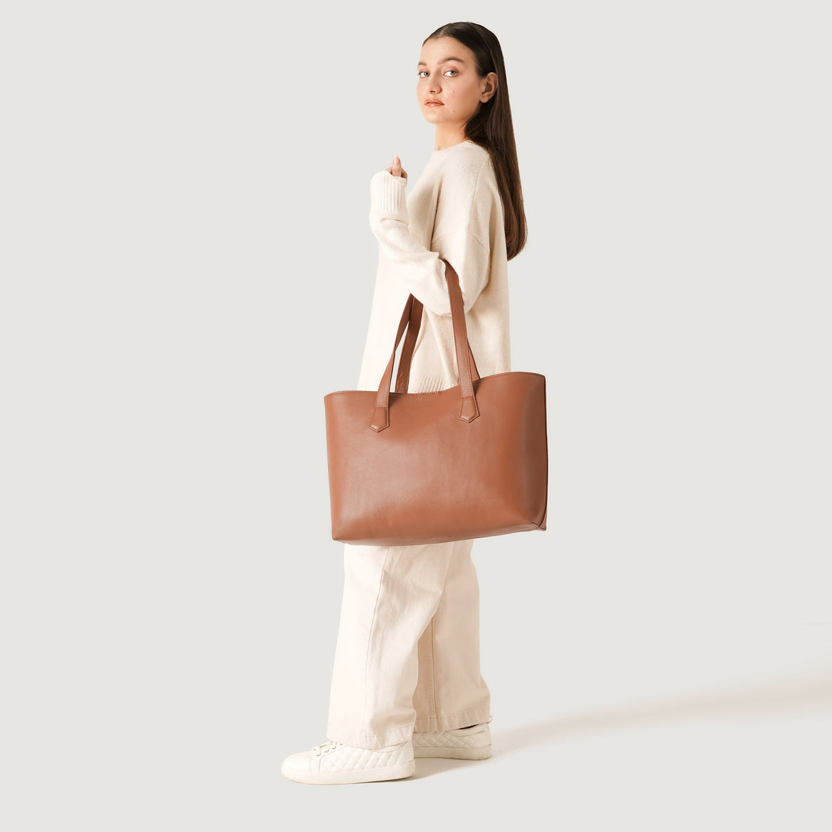 The Bianca Leather Tote Bag – alternate product view 2