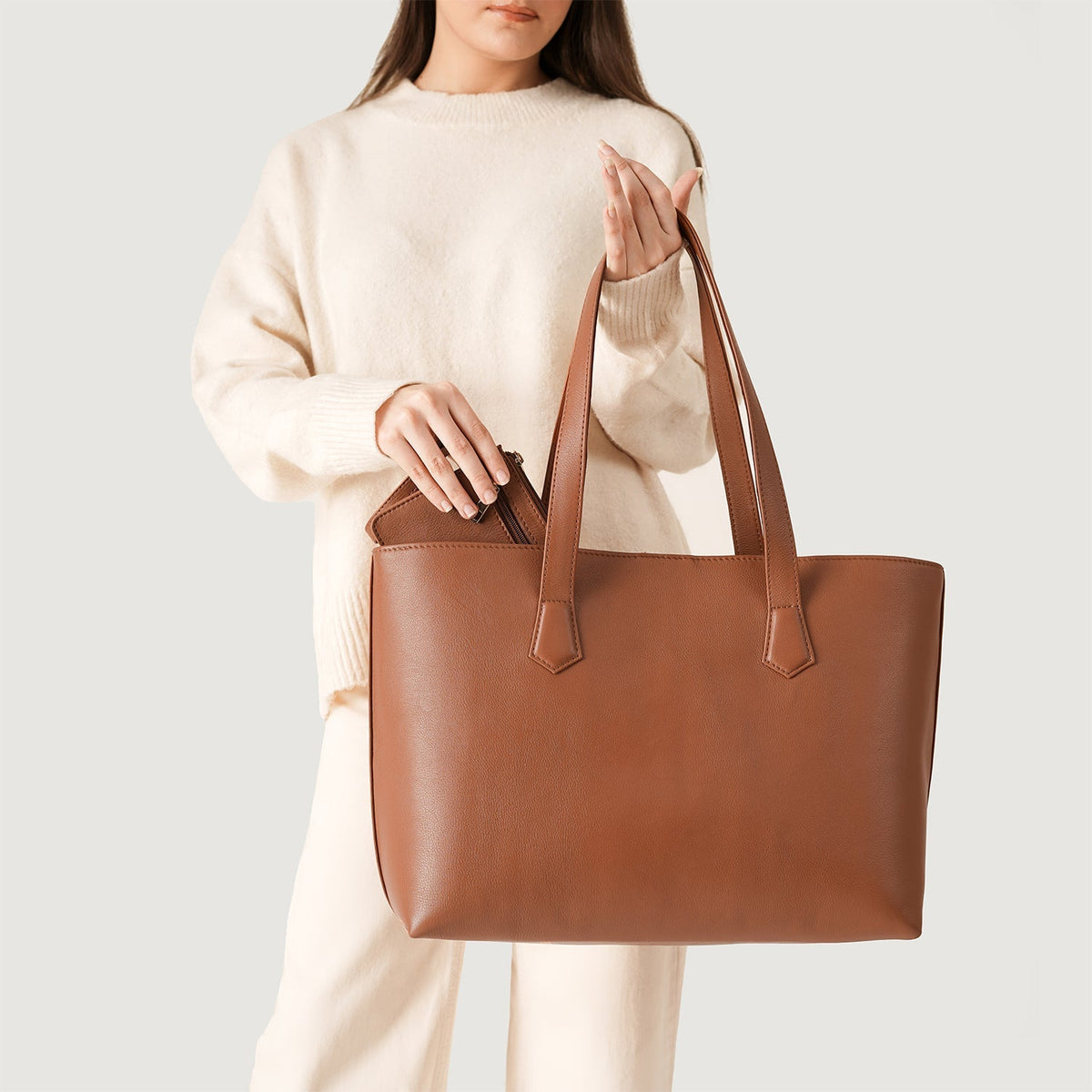 The Bianca Leather Tote Bag – alternate product view 9