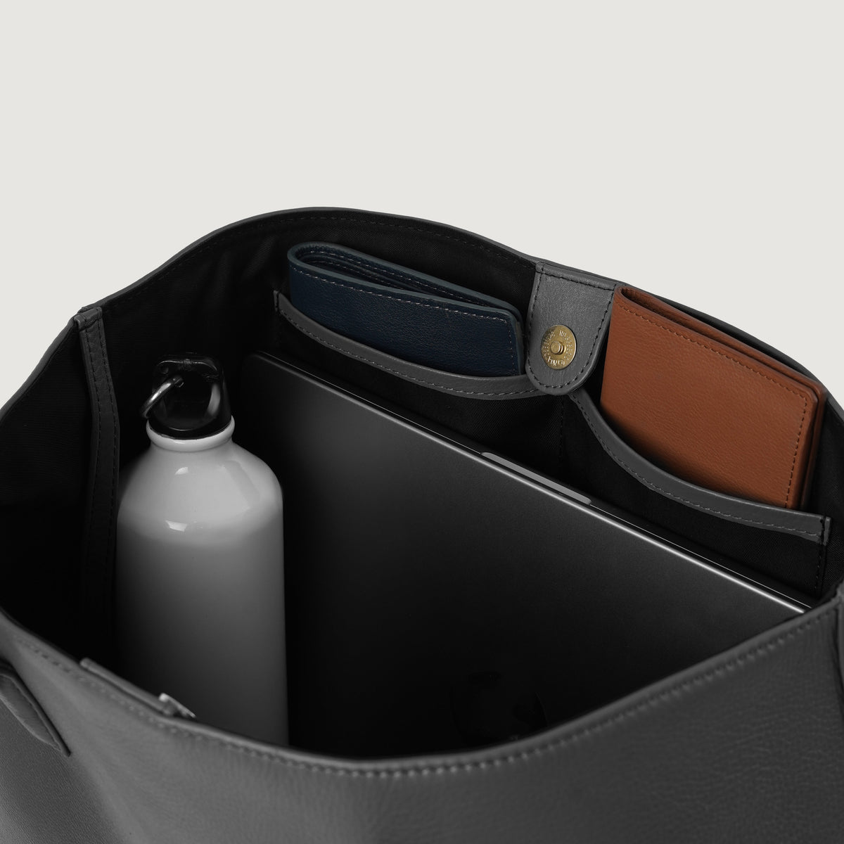 The Bianca Leather Tote Bag – alternate product view 6